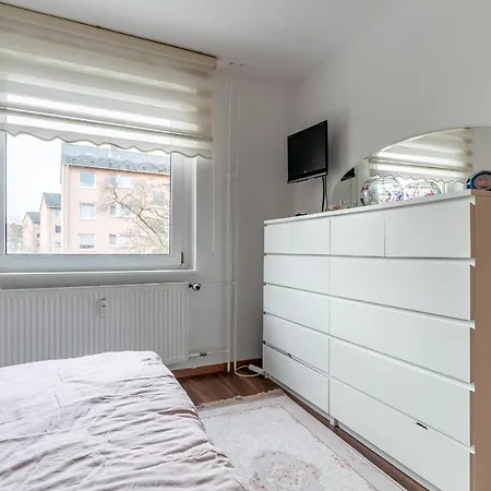 Private Apartment *